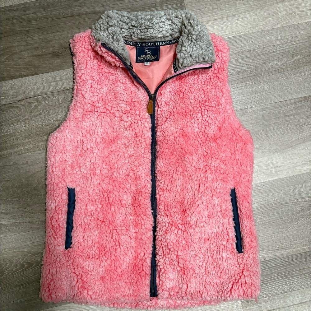 Simply Southern Sherpa Fleece Vest. Size small.